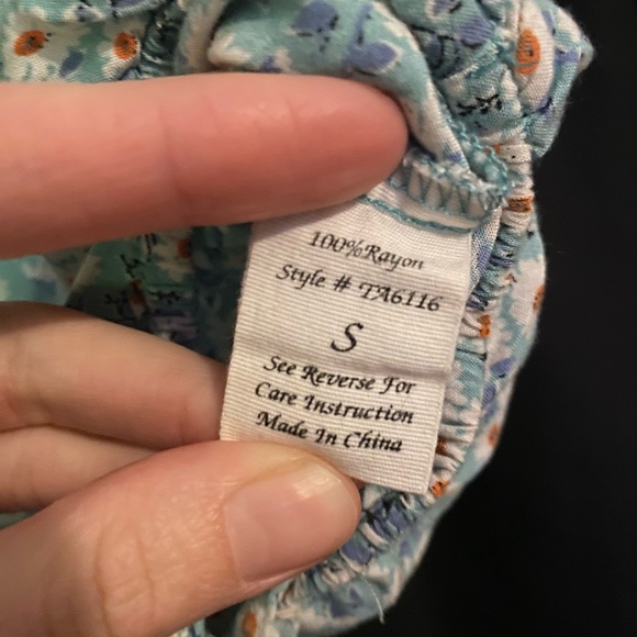 Floral blouse - Picture 4 of 7